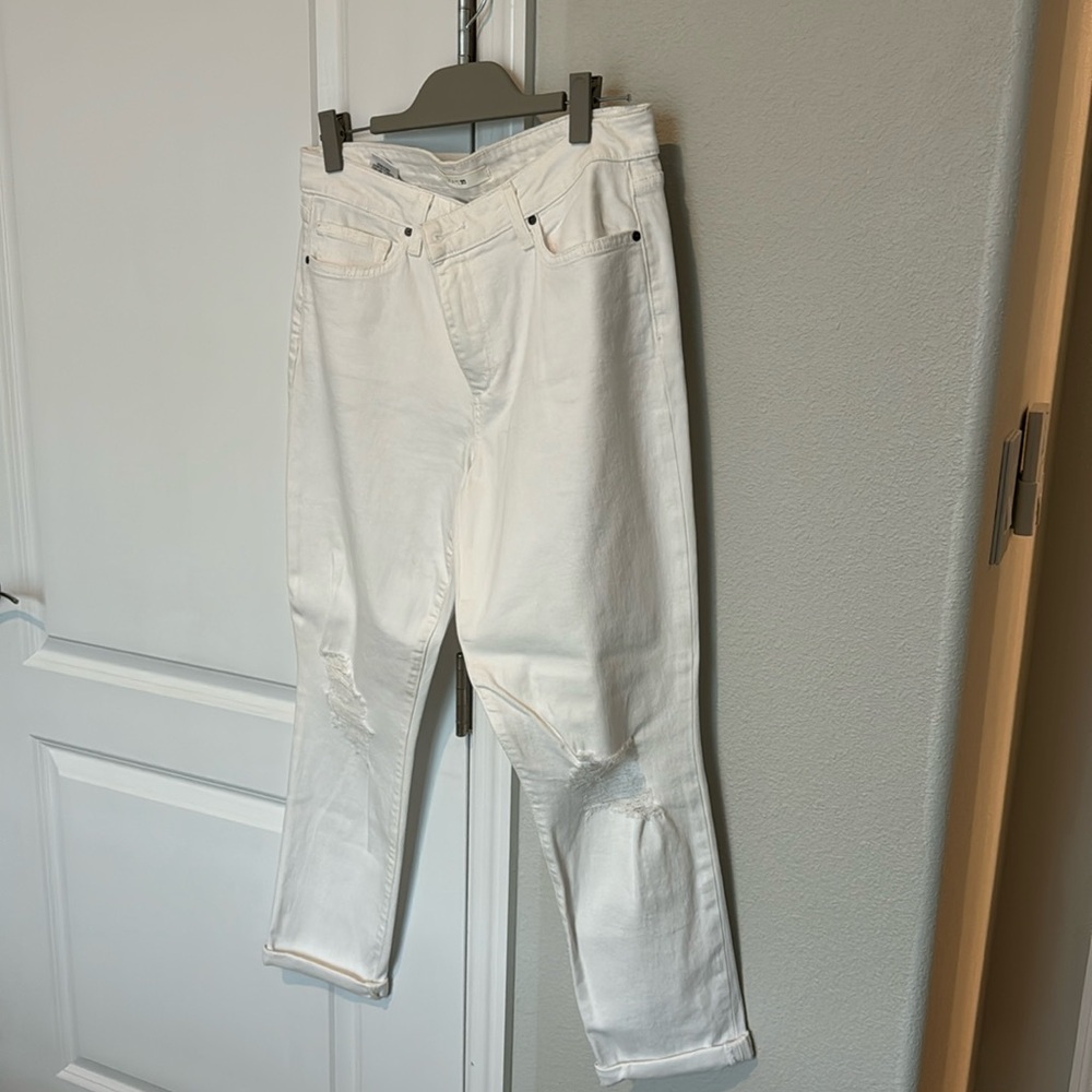 Joes white jeans size 32 with shredded knee